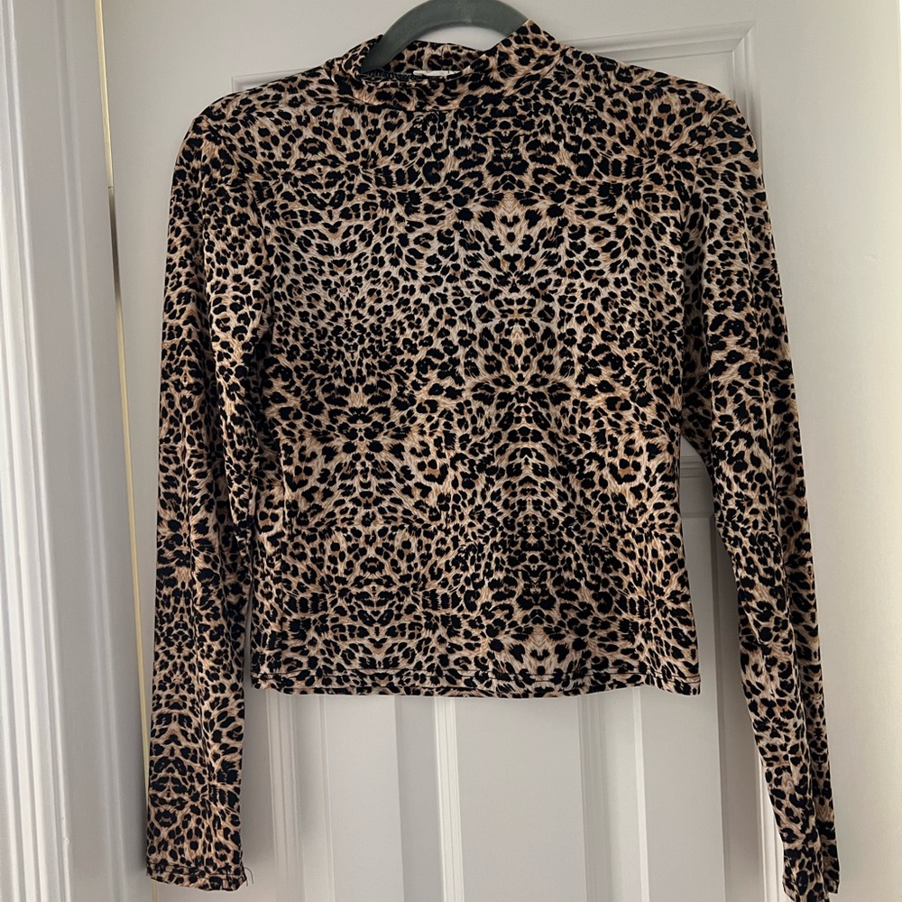 Long Sleeve Leopard Top | Size Medium